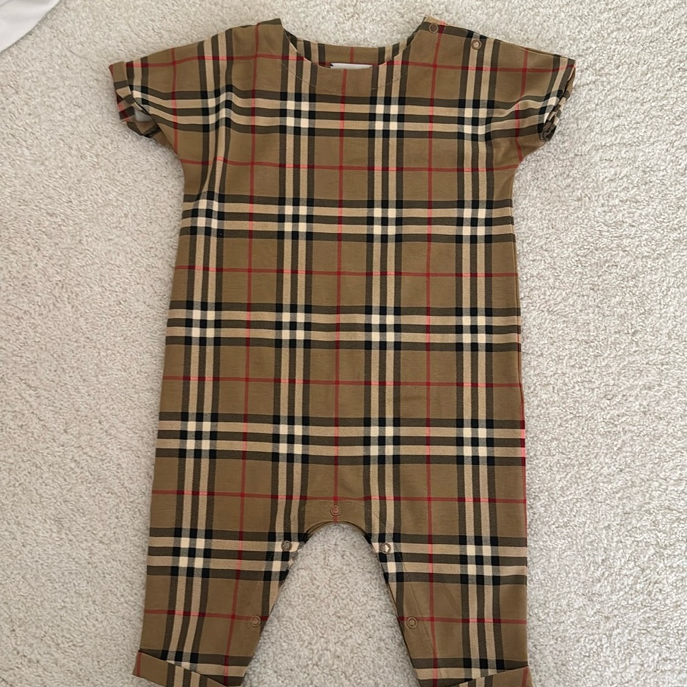 Burberry Romper for boys